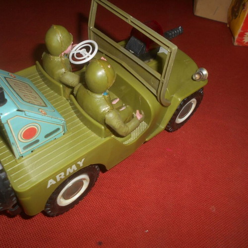Lyra Army Jeep battery-operated military vehicle 1960-1970, like new