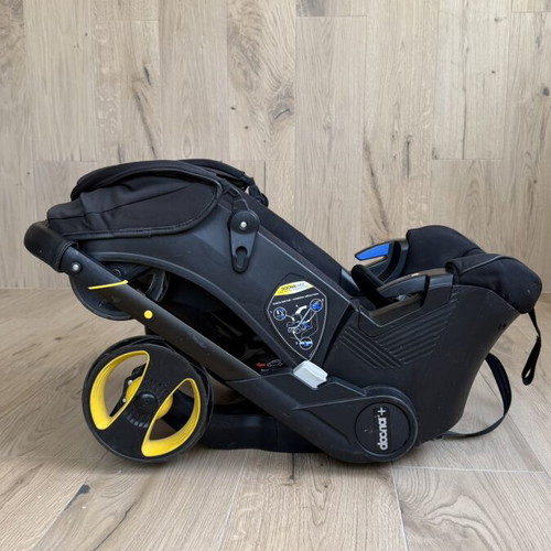 Doona Car Seat & Stroller i-Size with Isofix used, Nitro Black with Isofix Base