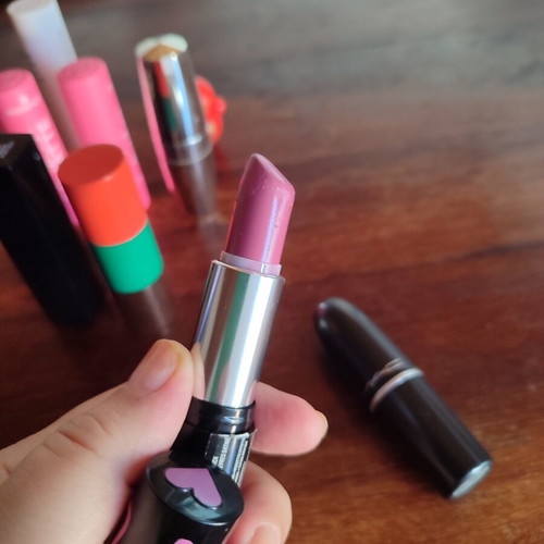 Lipstick set used, six shades including Mac and Nyx