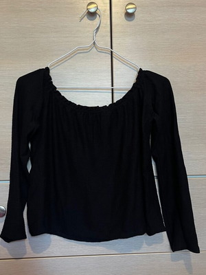 Bershka black off-shoulder blouse like new, XS-S