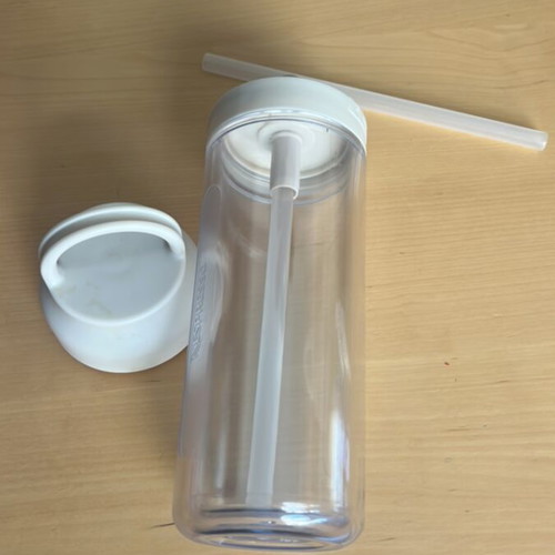 Nespresso Nomad Travel Mug like new with extra straw