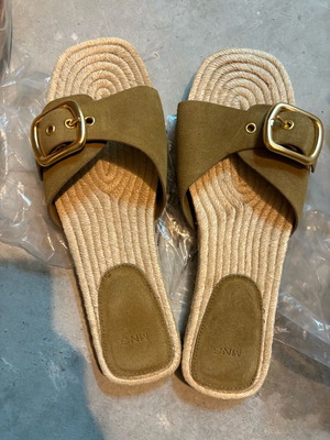 Mango leather sandals new, size 38, green, adjustable