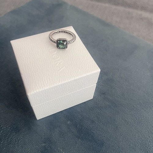 Pandora ring with emerald stone S925 new