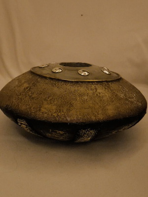 Decorative item brown with gold like new