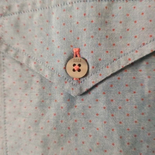DOOA men's short sleeve shirt like new, size S, blue with red dots, cotton