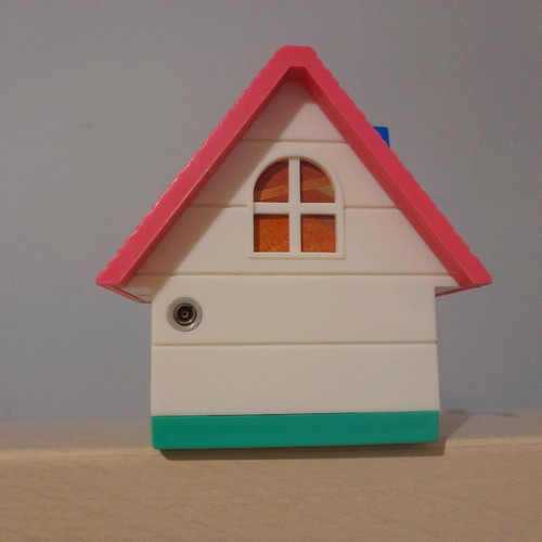 Lighter house-shaped 8.5×8 cm new