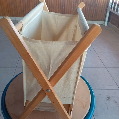 Folding fabric holder with wooden frame Nescafé like new