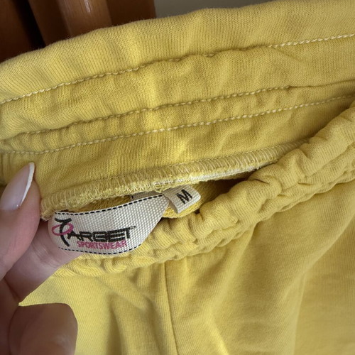 Target yellow sweatshirt shorts like new, medium size