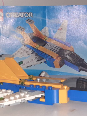 Lego Creator 31042 airplane like new with assembly booklet