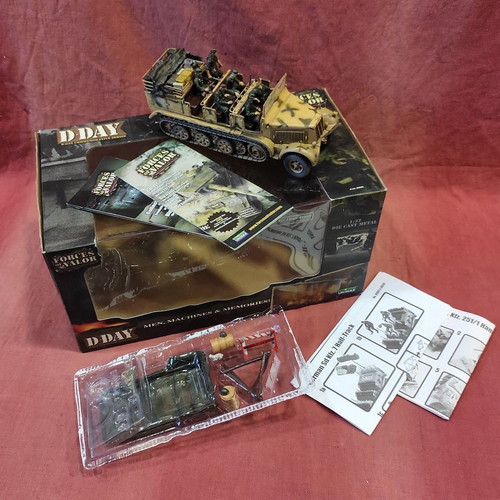 COLLECTIBLE metal version of the tracked vehicle "German Sd.Kfz.7 Half-Track"132 OUT OF STOCK.