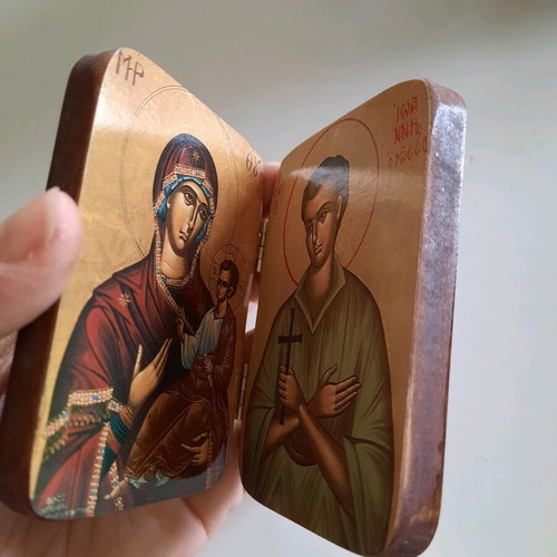 Diptych icon set in like new condition, 2 icons together