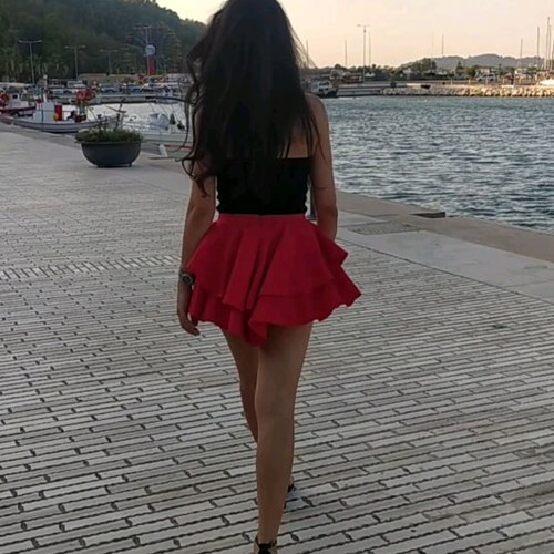 Red set with skort and tied top like new