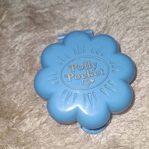 Polly Pocket 1990 toy in very good condition