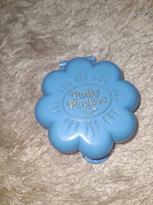 Polly Pocket 1990 toy in very good condition