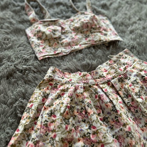 Floral set Bershka like new, multicolor skirt and blouse