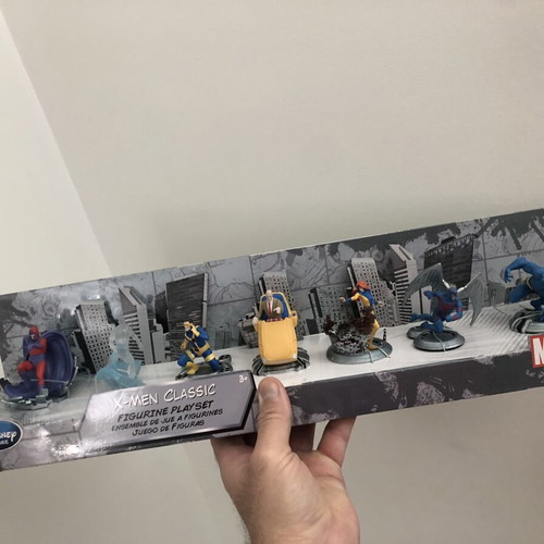 X-Men Figurine Playset Disney Store with 7 Figures like new