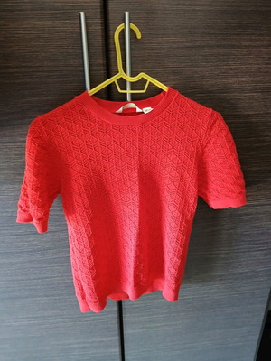 Esmara red t-shirt like new, size XS