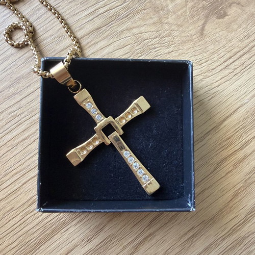 Fast & Furious Dominic Toretto Cross Pendant set used