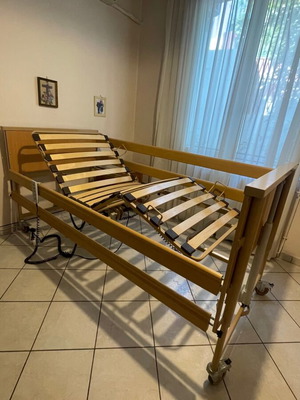 Νοσοκομειακό κρεβάτι μεταχειρισμένο, πλήρως ηλεκτρικό για οικιακή χρήση