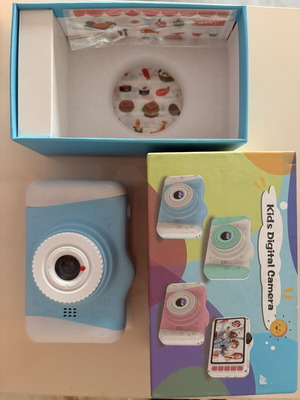 Kids digital camera 12MP with micro SD card