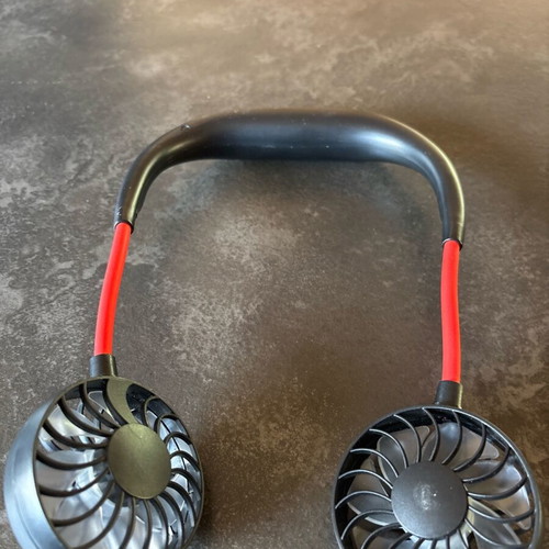 Neck fans like new with battery