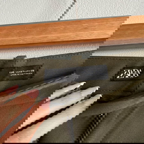 Панталон Zara S зелен нов с етикет