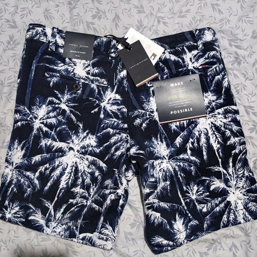 Tommy Hilfiger shorts new, size 32