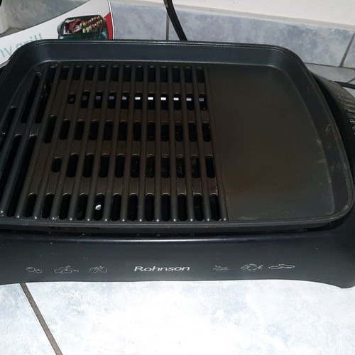 Rohnson R250 grill 2200 watt with lid and detachable parts like new