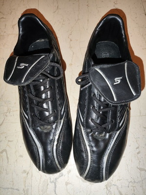 Football shoes used size 44 black with studs