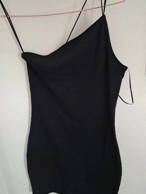 H&M black dress like new, size S