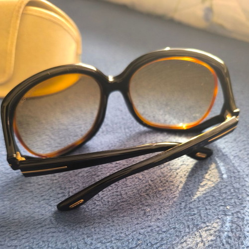 Tom Ford Jaquelin TF100 sunglasses like new, black frame, Havana lenses