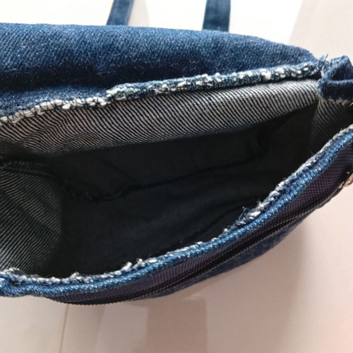 Denim crossbody bag with embroidered flowers used, blue