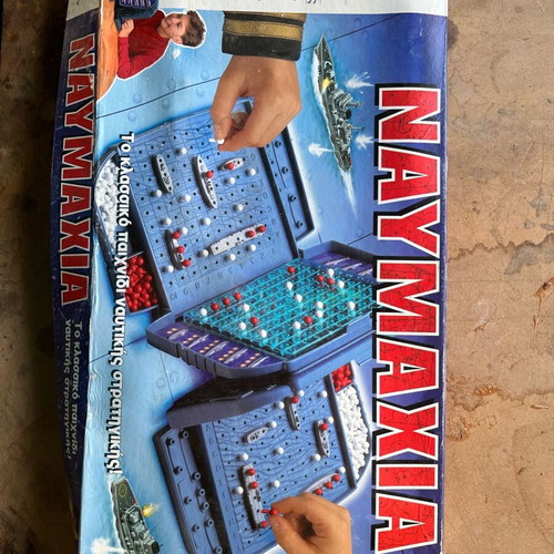 Battleship board game used, good condition, missing some ships