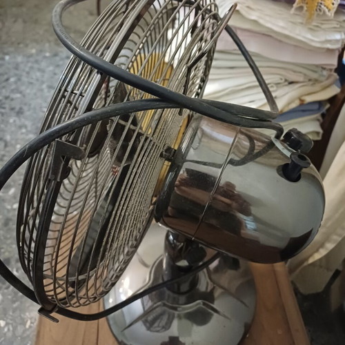 Metal Table Fan like new with three-speed settings, quiet