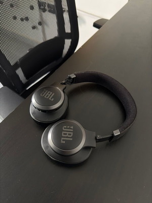 JBL Live 770NC wireless headphones like new, black