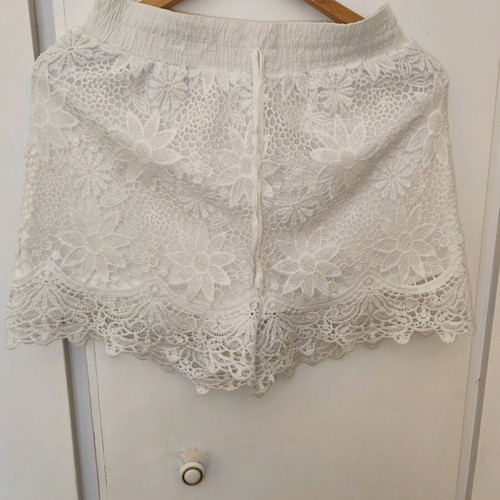 White shorts with lace used, size medium