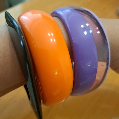 Bracelets like new, pack of 3 multicolored