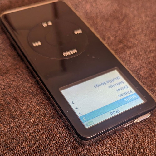 Ipod Nano 1st Gen 2Gb like new