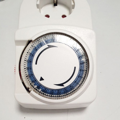Everflourish 3GD/3A 3500W analog mechanical plug timer