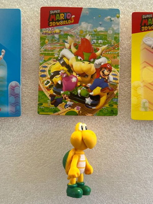Super Mario 3d world κάρτες και φιγούρα Yoshi σαν καινούργια