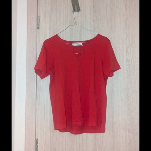 Sfera short-sleeve shirt like new, red with gold detail