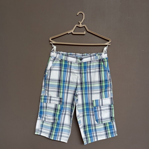 Here+There C&A Teen Cargo Bermuda Shorts like new, plaid white and blue