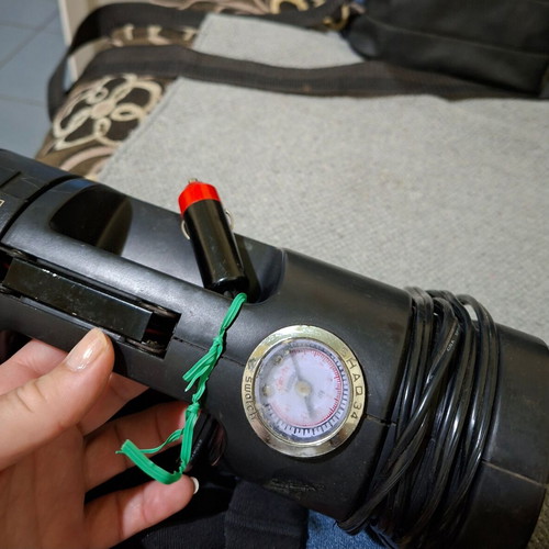 Φορητό κομπρεσέρ αυτοκινήτου 12V 200 PSI μεταχειρισμένο με φακό έκτακτης ανάγκης