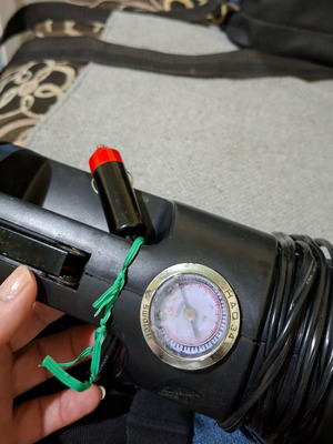 Φορητό κομπρεσέρ αυτοκινήτου 12V 200 PSI μεταχειρισμένο με φακό έκτακτης ανάγκης
