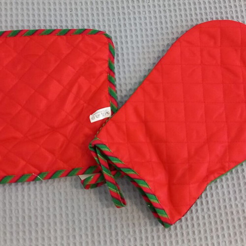 Christmas set oven mitt and pot holder new