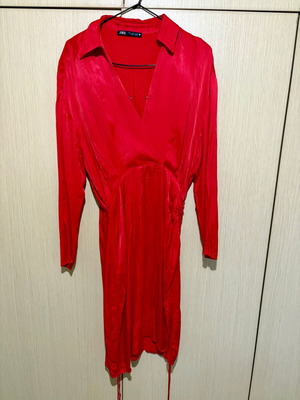 Red short dress Zara satin like new, unworn