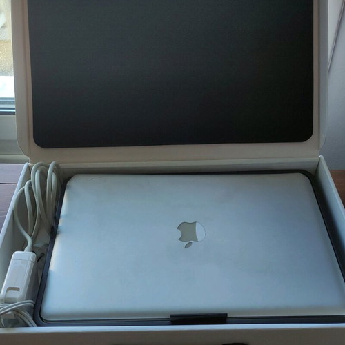 Apple MacBook Pro 15-inch Mid 2009 semi-functional, used