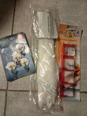 Tablecloth clips, food cover and hooks used