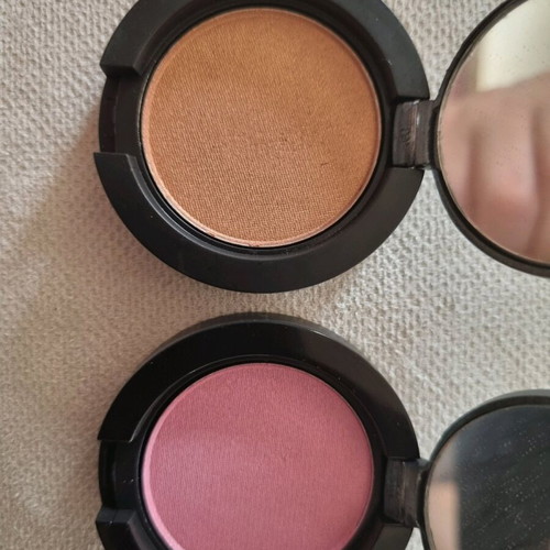 Dust and Cream eyeshadow set like new, 2 pieces