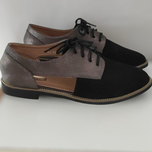 Bellucci women's Oxford shoes like new, black with metallic gray cut-out